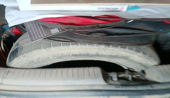 2014 Hyundai i10 MAGNA 1.1, Petrol, Manual, 83,000 km, tyre