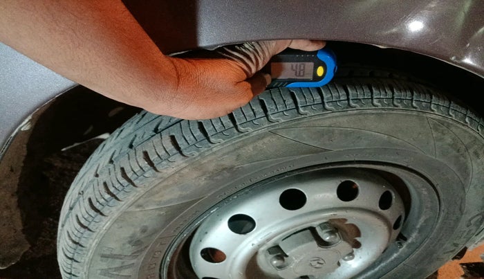 2014 Hyundai i10 MAGNA 1.1, Petrol, Manual, 83,000 km, tyre