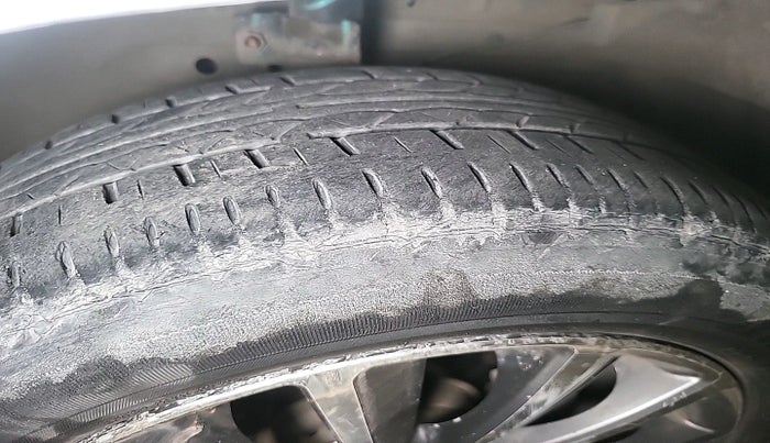 2018 Maruti Ciaz ALPHA  AT 1.5 SHVS PETROL, Petrol, Automatic, 1,32,298 km, tyre