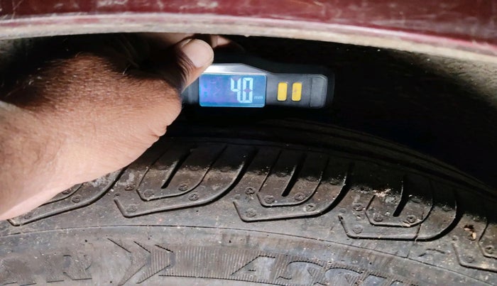 2012 Honda City 1.5L I-VTEC S MT, Petrol, Manual, 1,09,133 km, tyre