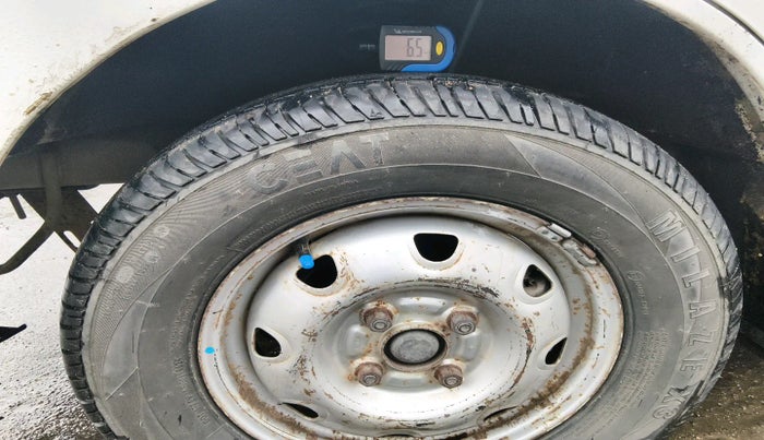 2011 Maruti Eeco 5 STR WITH A/C+HTR CNG, Petrol, Manual, 2,87,655 km, tyre