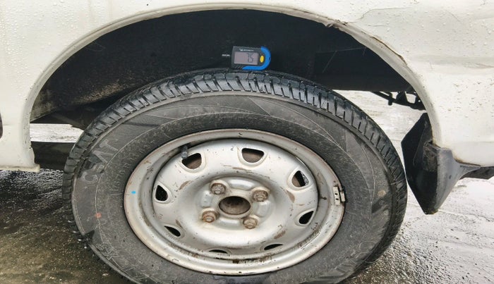 2011 Maruti Eeco 5 STR WITH A/C+HTR CNG, Petrol, Manual, 2,87,655 km, tyre