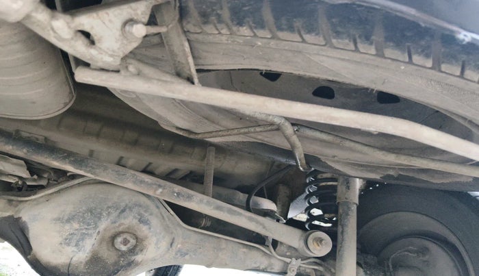 2011 Maruti Eeco 5 STR WITH A/C+HTR CNG, Petrol, Manual, 2,87,655 km, tyre