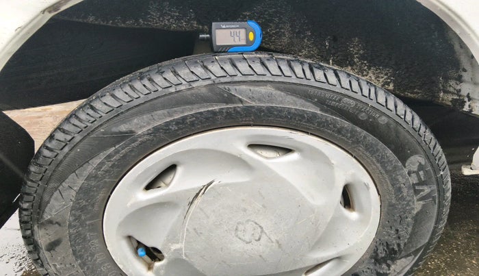 2011 Maruti Eeco 5 STR WITH A/C+HTR CNG, Petrol, Manual, 2,87,655 km, tyre