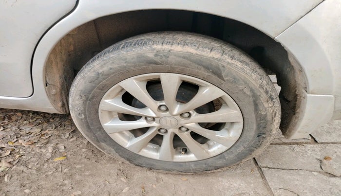 2013 Maruti Ertiga ZXI, Petrol, Manual, 1,05,820 km, tyre