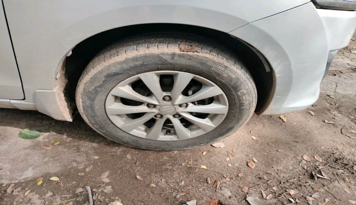 2013 Maruti Ertiga ZXI, Petrol, Manual, 1,05,820 km, tyre