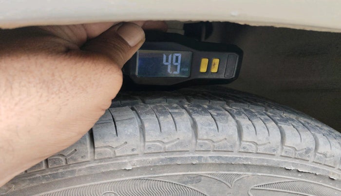 2010 Maruti Alto LXI, Petrol, Manual, 2,13,819 km, tyre