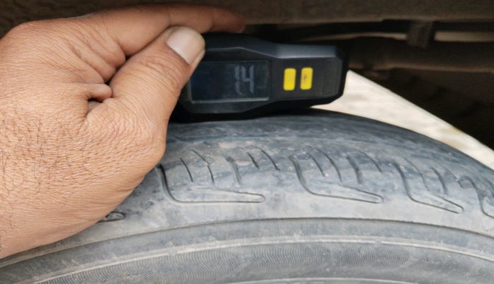 2010 Maruti Alto LXI, Petrol, Manual, 2,13,819 km, tyre