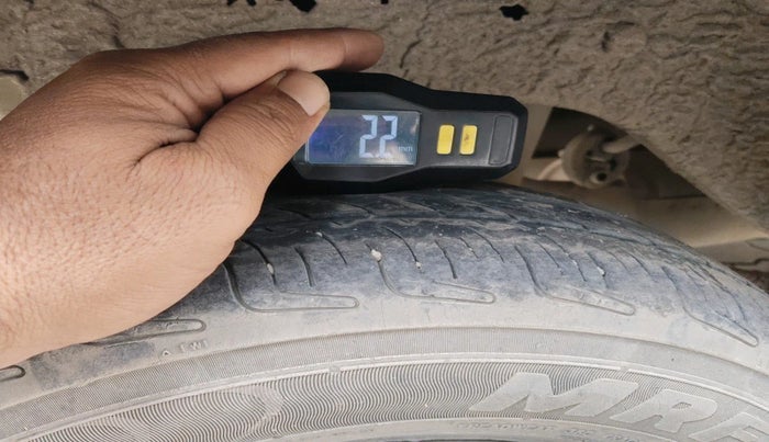 2010 Maruti Alto LXI, Petrol, Manual, 2,13,819 km, tyre