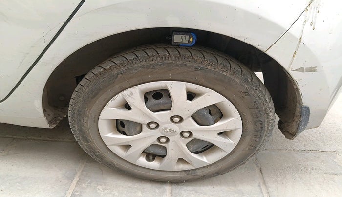 2016 Hyundai Grand i10 MAGNA 1.2 KAPPA VTVT, Petrol, Manual, 73,799 km, tyre