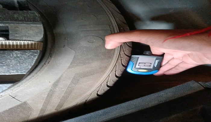 2015 Volkswagen Polo COMFORTLINE 1.2L, Petrol, Manual, 44,539 km, tyre