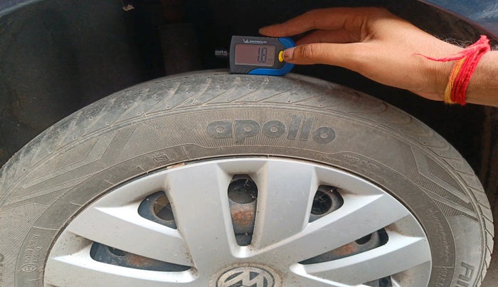 2015 Volkswagen Polo COMFORTLINE 1.2L, Petrol, Manual, 44,539 km, tyre