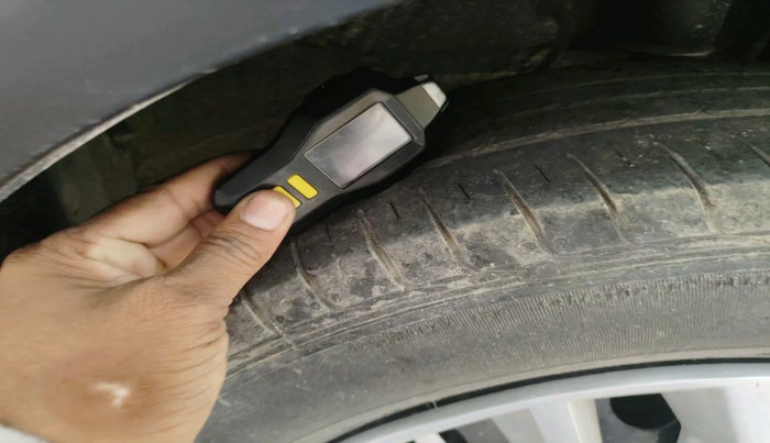 2017 Tata NEXON XT DIESEL, Diesel, Manual, 88,671 km, tyre