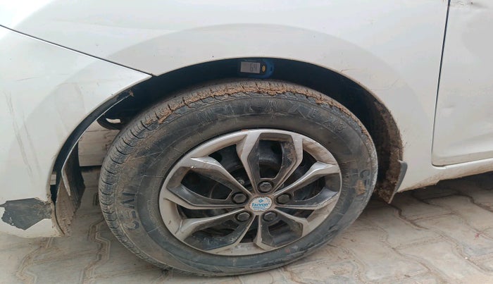 2014 Hyundai Eon ERA + LPG, Petrol, Manual, 1,29,310 km, tyre