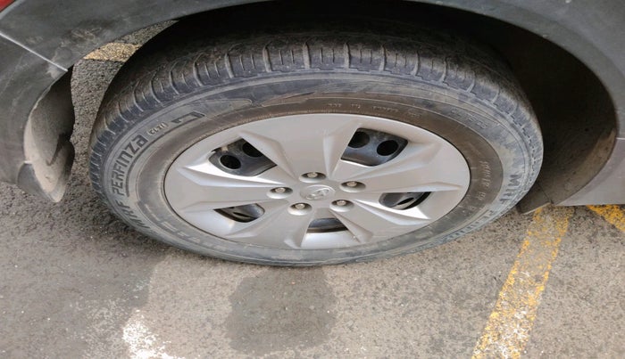 2015 Hyundai Creta S 1.6 PETROL, Petrol, Manual, 1,14,858 km, tyre