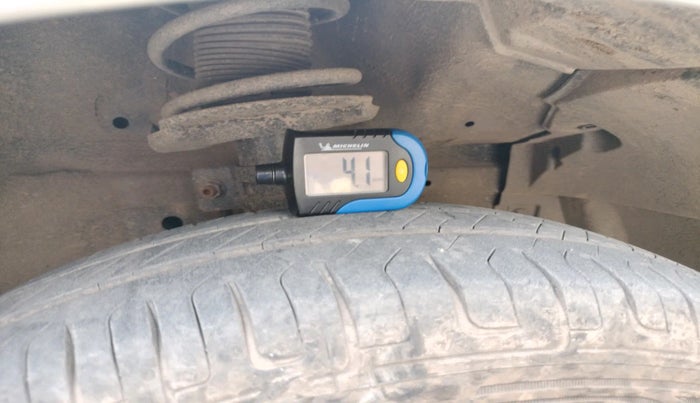 2012 Maruti Swift VXI, Petrol, Manual, 46,284 km, tyre