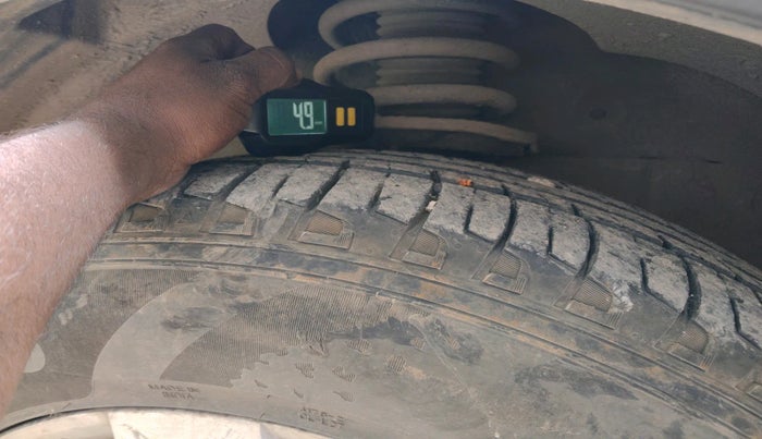 2010 Chevrolet Captiva LTZ AWD AT, Diesel, Automatic, 1,27,931 km, tyre