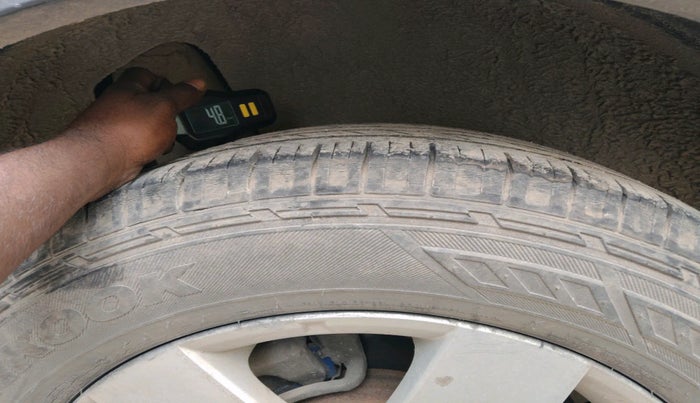 2010 Chevrolet Captiva LTZ AWD AT, Diesel, Automatic, 1,27,931 km, tyre