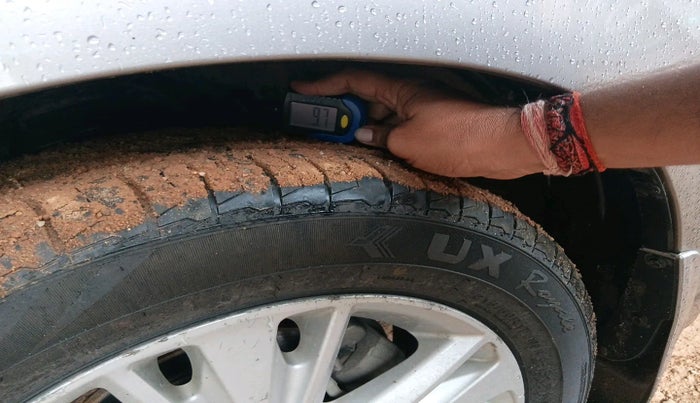 2019 Toyota Innova Crysta 2.4 ZX 7 STR, Diesel, Manual, 1,26,664 km, tyre