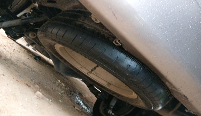 2019 Toyota Innova Crysta 2.4 ZX 7 STR, Diesel, Manual, 1,26,664 km, tyre