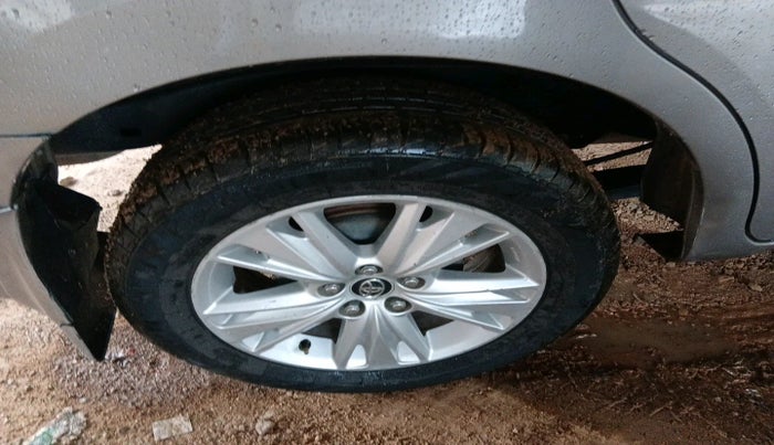 2019 Toyota Innova Crysta 2.4 ZX 7 STR, Diesel, Manual, 1,26,664 km, tyre