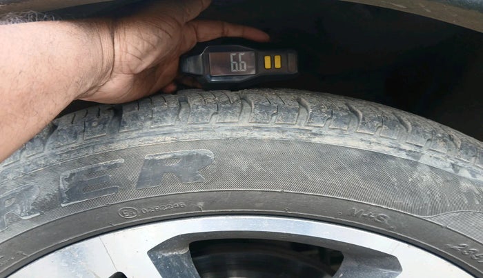 2017 Tata Hexa XT 4X2 6 STR, Diesel, Manual, 82,145 km, tyre