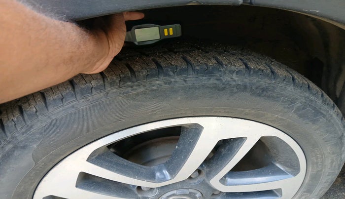 2017 Tata Hexa XT 4X2 6 STR, Diesel, Manual, 82,145 km, tyre