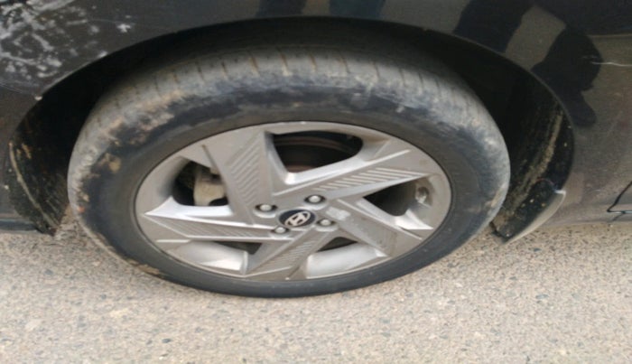 2021 Hyundai Verna SX 1.5 VTVT, Petrol, Manual, 56,408 km, tyre