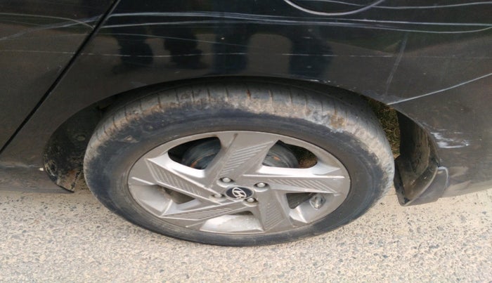 2021 Hyundai Verna SX 1.5 VTVT, Petrol, Manual, 56,408 km, tyre