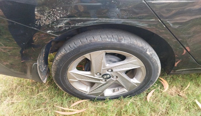 2021 Hyundai Verna SX 1.5 VTVT, Petrol, Manual, 56,408 km, tyre