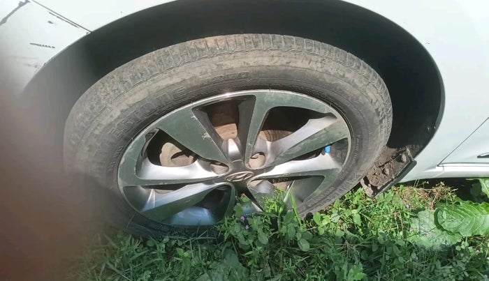 2017 Hyundai Elite i20 ASTA 1.2 (O), Petrol, Manual, 57,567 km, tyre