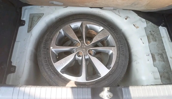 2017 Hyundai Elite i20 ASTA 1.2 (O), Petrol, Manual, 57,567 km, tyre