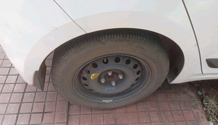 2017 Hyundai Elite i20 ASTA 1.2 (O), Petrol, Manual, 57,567 km, tyre