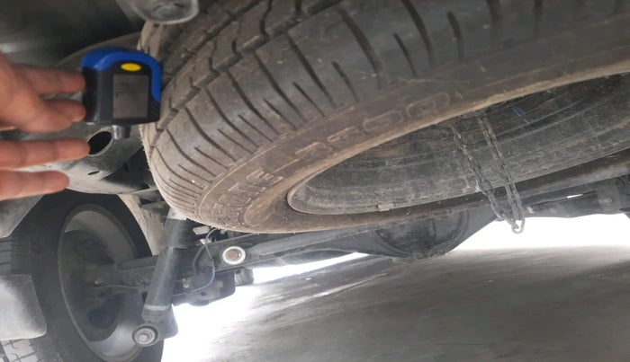 2022 Toyota Innova Crysta 2.7 GX AT 7 STR, Petrol, Automatic, 16,298 km, tyre