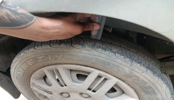 2010 Hyundai Santro Xing GLS, Petrol, Manual, 1,14,586 km, tyre