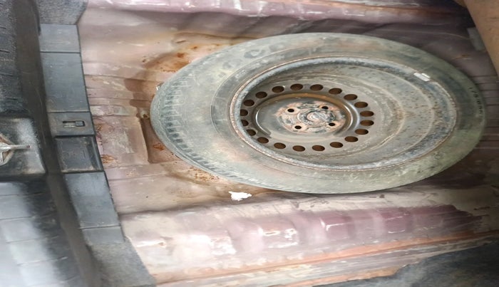 2010 Honda City 1.5L I-VTEC S MT, Petrol, Manual, 1,13,463 km, tyre