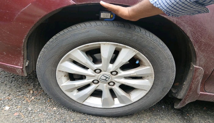 2013 Honda City 1.5L I-VTEC V MT, Petrol, Manual, 1,25,928 km, tyre