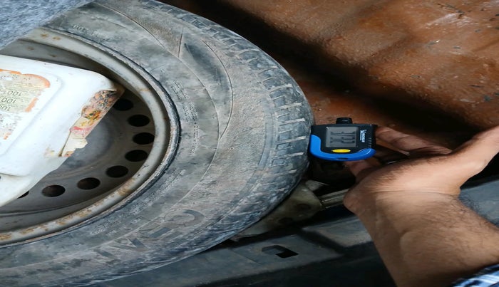 2013 Honda City 1.5L I-VTEC V MT, Petrol, Manual, 1,25,928 km, tyre