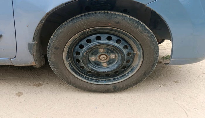 2011 Maruti Wagon R 1.0 VXI, Petrol, Manual, 1,23,883 km, tyre