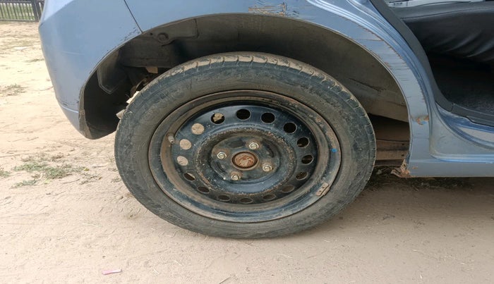 2011 Maruti Wagon R 1.0 VXI, Petrol, Manual, 1,23,883 km, tyre