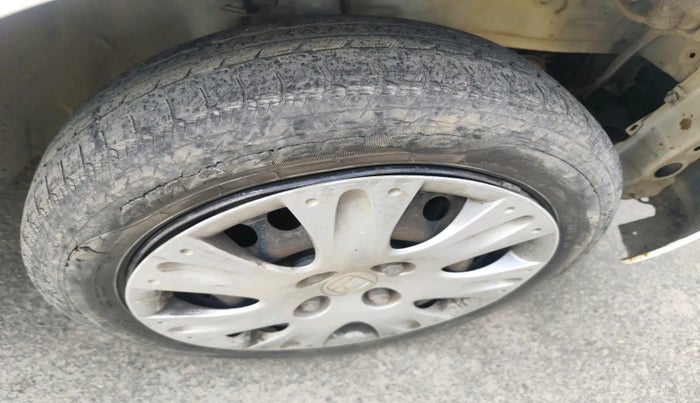 2014 Honda Amaze 1.2L I-VTEC S, Petrol, Manual, 1,29,890 km, tyre