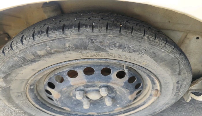 2014 Honda Amaze 1.2L I-VTEC S, Petrol, Manual, 1,29,890 km, tyre