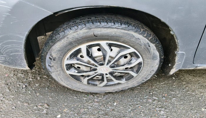 2015 Maruti Wagon R 1.0 VXI, Petrol, Manual, 50,215 km, tyre