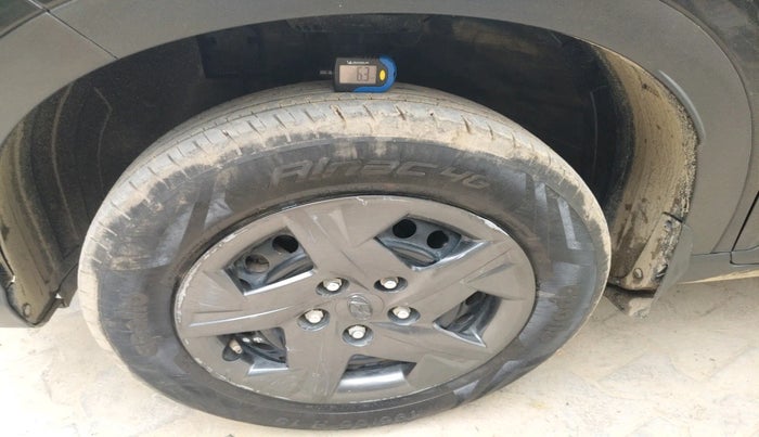 2025 Hyundai VENUE E 1.2, Petrol, Manual, 9,844 km, tyre