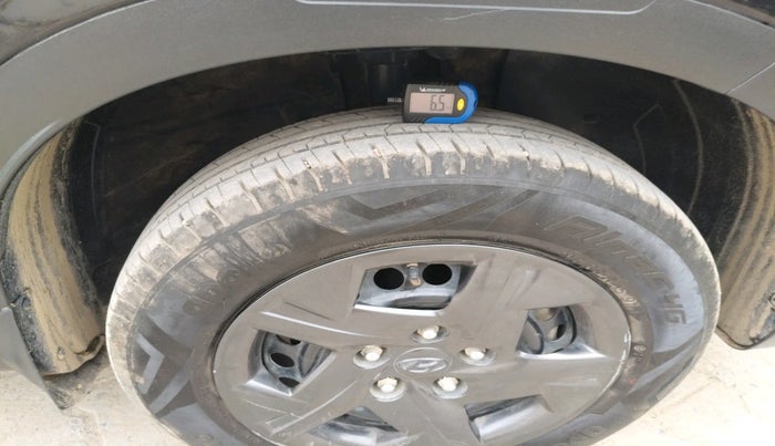 2025 Hyundai VENUE E 1.2, Petrol, Manual, 9,844 km, tyre