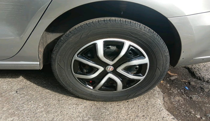 2012 Skoda Rapid AMBITION 1.6 TDI CR MT, Diesel, Manual, 1,00,237 km, tyre