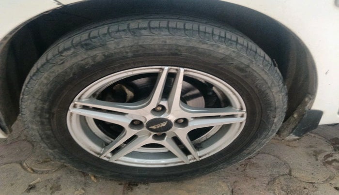 2016 Honda Amaze 1.5L I-DTEC S, Diesel, Manual, 1,80,247 km, tyre