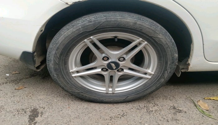 2016 Honda Amaze 1.5L I-DTEC S, Diesel, Manual, 1,80,247 km, tyre