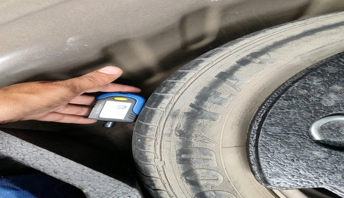 2014 Maruti Ciaz VXI+, Petrol, Manual, 54,172 km, tyre