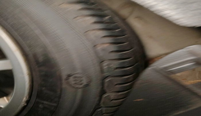 2015 Maruti Wagon R 1.0 VXI, Petrol, Manual, 57,857 km, tyre